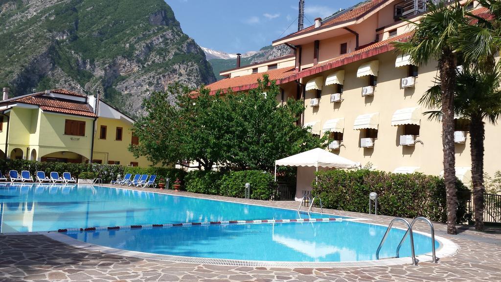Hotel Del Camerlengo ファーラ・サン・マルティーノ エクステリア 写真